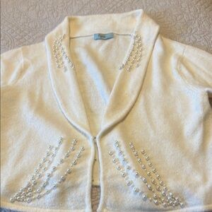 Chic Cream Cardigan with Pearl Detailing